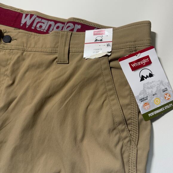 Wrangler Mens Performance Utility Flex Waist Shorts Comfort Outdoor size 46 Tan - Picture 6 of 11